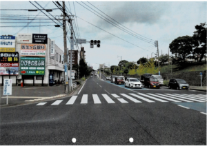 「浅川中学校東」交差点の写真